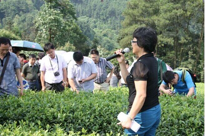 抗旱救灾第一线,科技扶贫专家团专家在行动(图1) 抗旱救灾第一线,科技扶贫专家团专家在行动(图1)