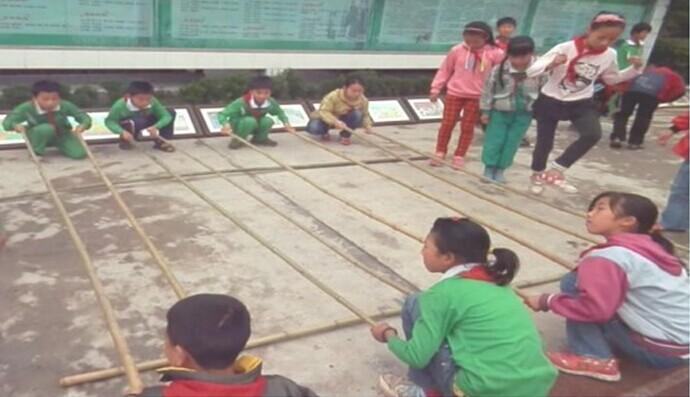 法律扶贫宣传到乡镇(图1)