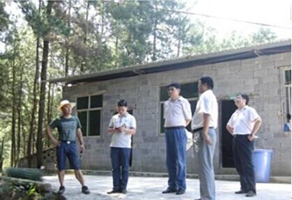 重庆市产业扶贫专家团专家深入南川开展科技扶贫工作(图1) 重庆市产业扶贫专家团专家深入南川开展科技扶贫工作(图1)