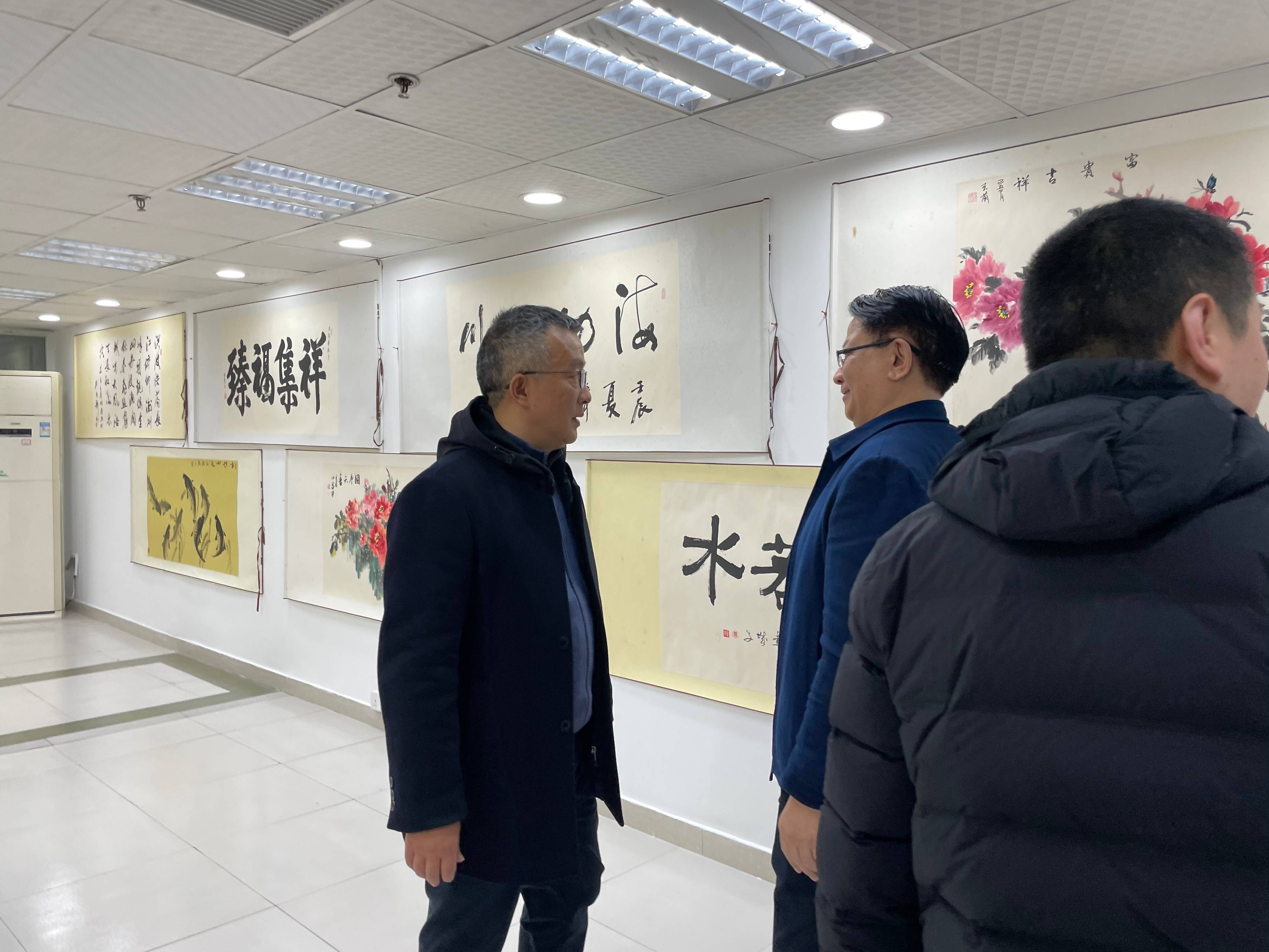 重庆市乡村振兴局社会扶贫处卢贤炜处长一行 莅临协会检查指导工作(图3) 重庆市乡村振兴局社会扶贫处卢贤炜处长一行 莅临协会检查指导工作(图3)